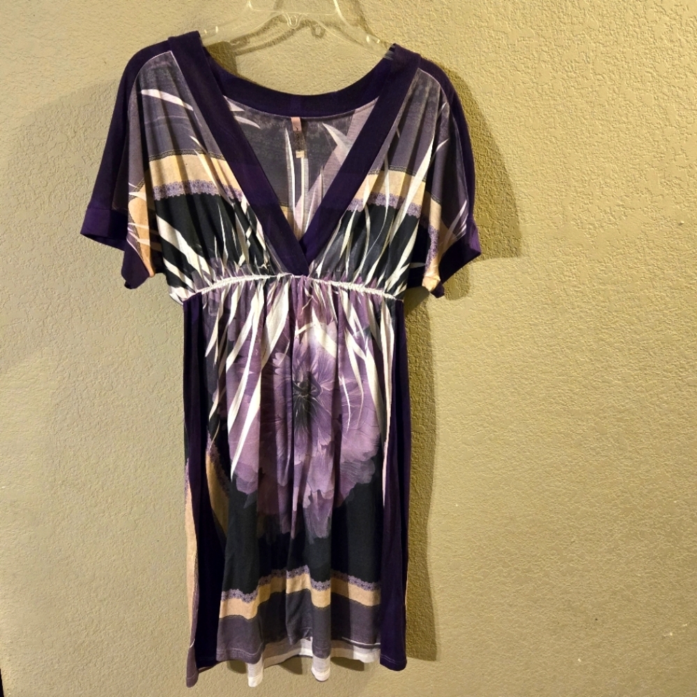 Mi Manchi Womens Short Sleeve Purple/Tan/White Floral Deep V Neck Dress Large